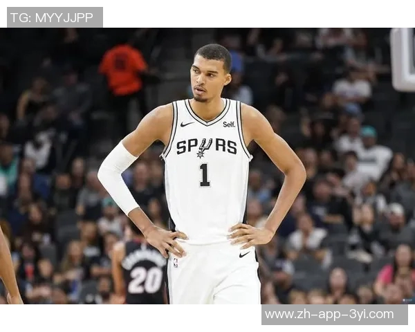 文班亚马重返首发状态上半场表现出色砍下16分6篮板2抢断正负值高达21